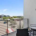 Hirise - Modern Luxe - Jacuzzi - Heart Of Old Town